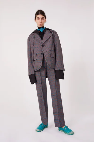 Look 18